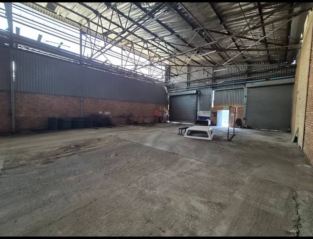 750M² WAREHOUSE TO LET IN WADEVILLE